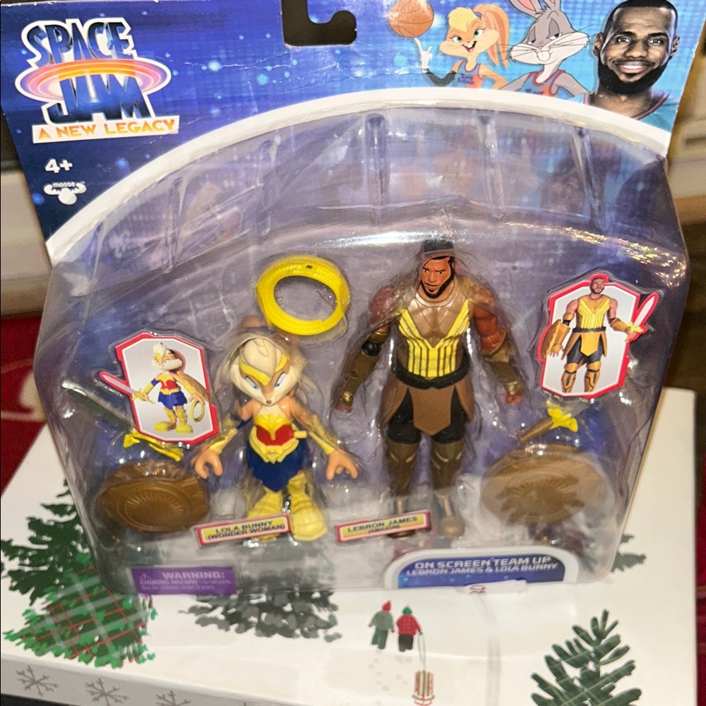 Action Figure Set - Yellow and Brown